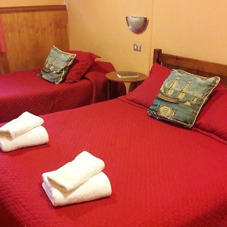 Hostal Victoria Punta Arenas Ngoại thất bức ảnh