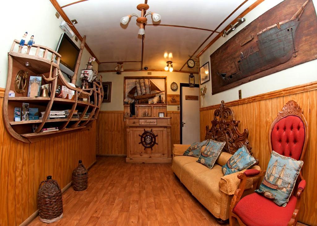Hostal Victoria Punta Arenas Ngoại thất bức ảnh