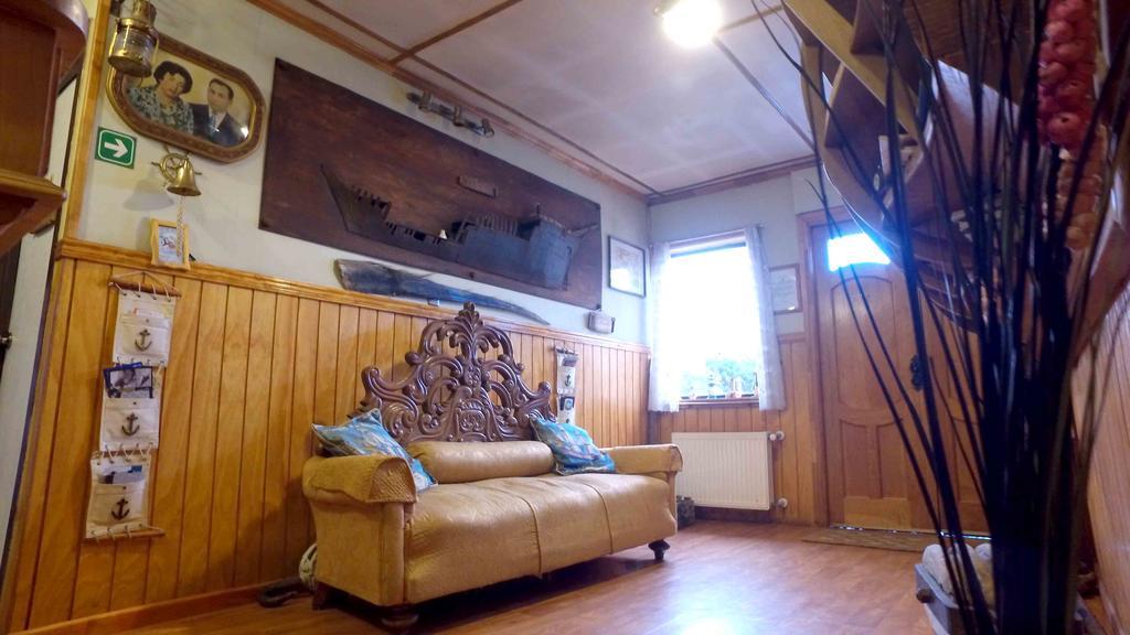 Hostal Victoria Punta Arenas Ngoại thất bức ảnh