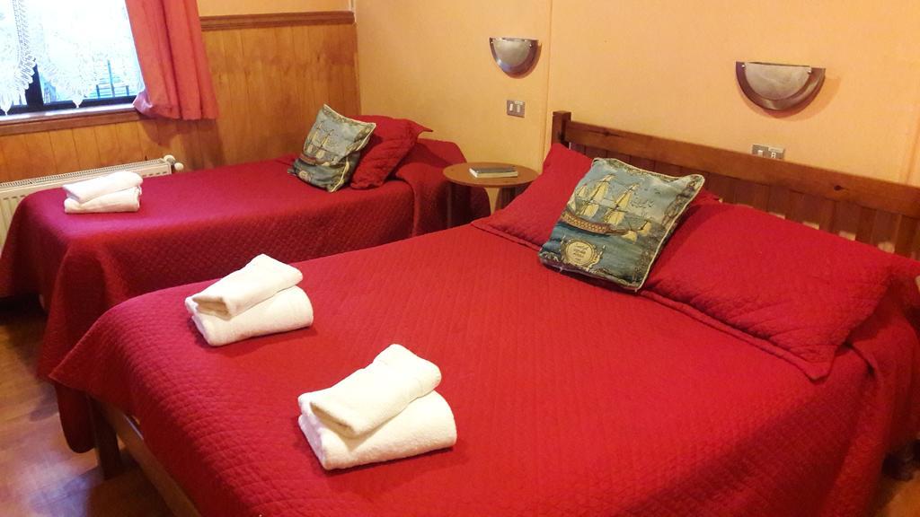 Hostal Victoria Punta Arenas Ngoại thất bức ảnh